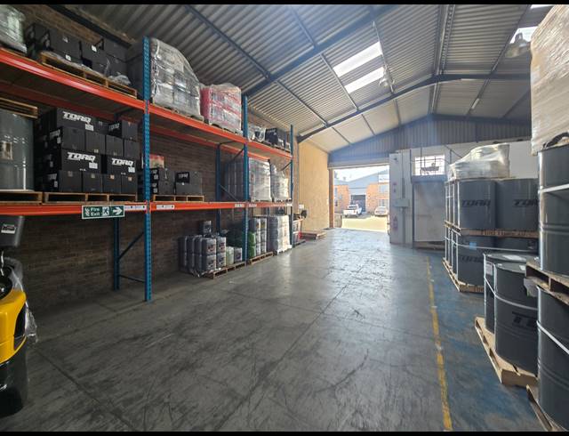 280M² WAREHOUSE FOR SALE IN ANDERBOLT